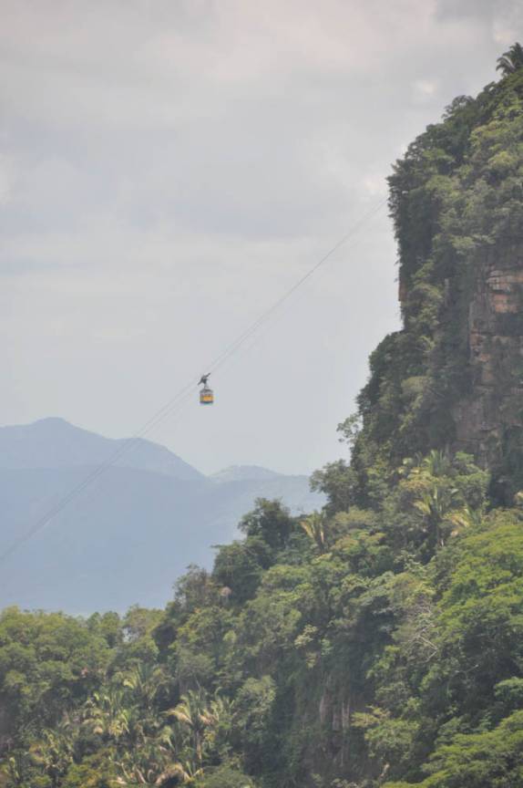 Visão do famoso bondinho que leva à entrada da caverna do Parque Nacional de Ubajara - CE